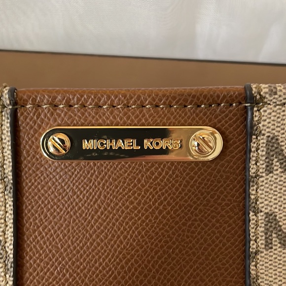MICHAEL KORS AUTHENTIC COATED CANVAS MONOGRAM BELT BAG BEIGE & BROWN • LIKE NEW - Picture 4 of 8